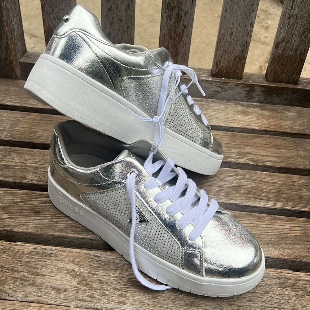 NEW. Guess Lenzza Silver Sparkly Sneakers. Size 11.